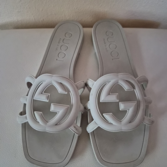 Gucci Women's Cream Slide Sandals - Picture 1 of 5
